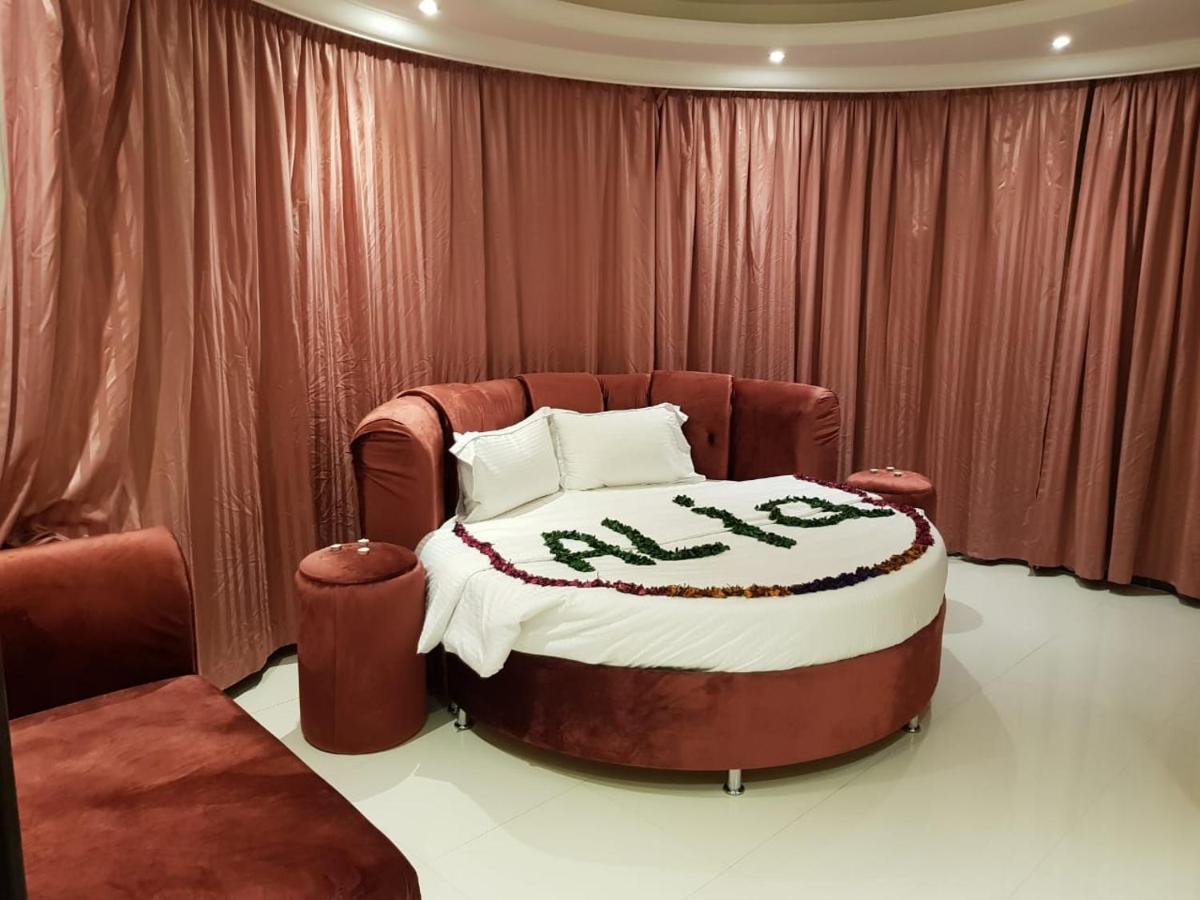 فندق الميثاق بواسطة سما ستار Riadh Exterior foto